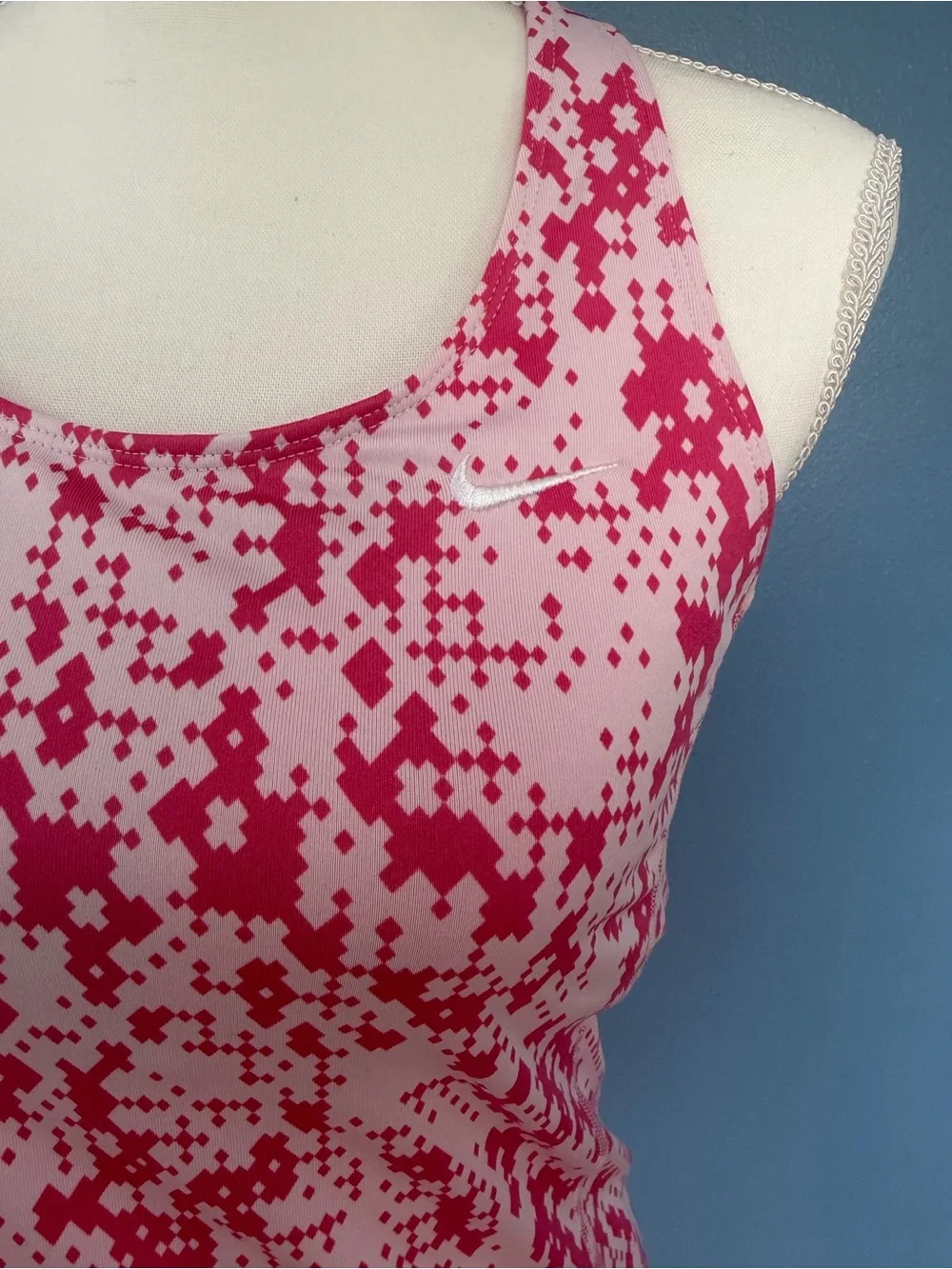 Nike lightweight sleeveless